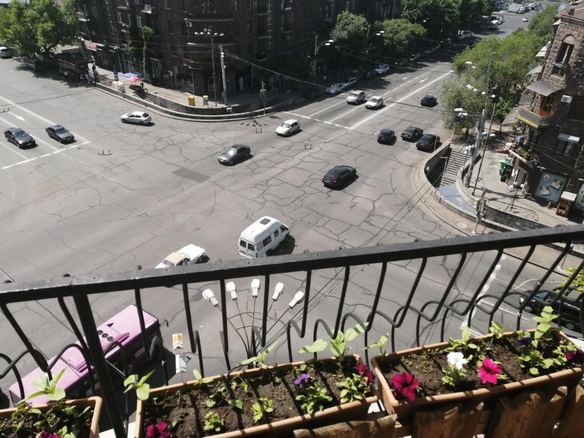 Yerevan-Sky With Terrace Eksteriør bilde