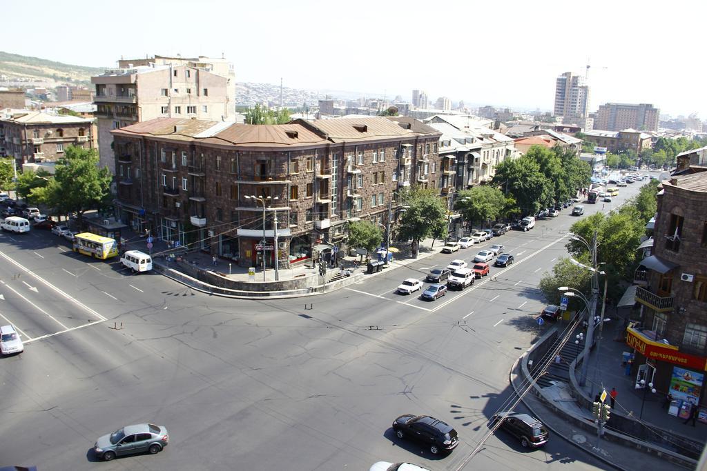 Yerevan-Sky With Terrace Rom bilde